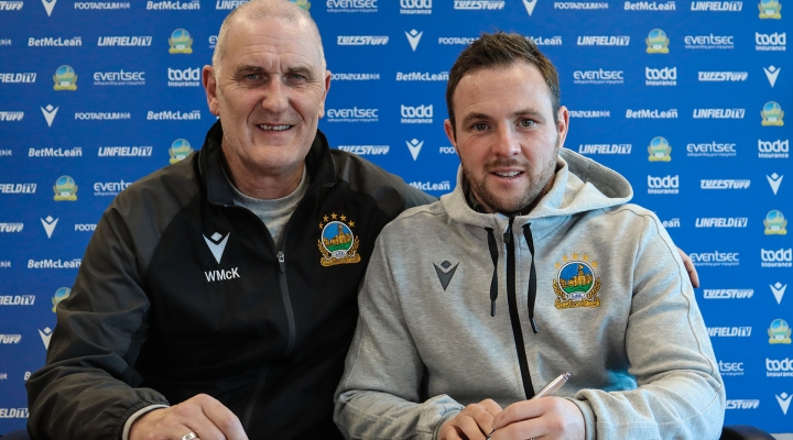 JAMIE MULGREW SIGNS NEW CONTRACT