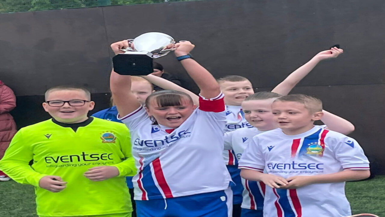 Linfield D.F.C Juniors conclude their season with double title success