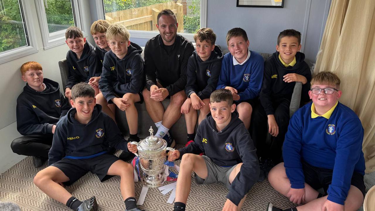 Linfield Promote Healthy Living with UEFA ‘Take Care’ Workshop at Millisle Primary School