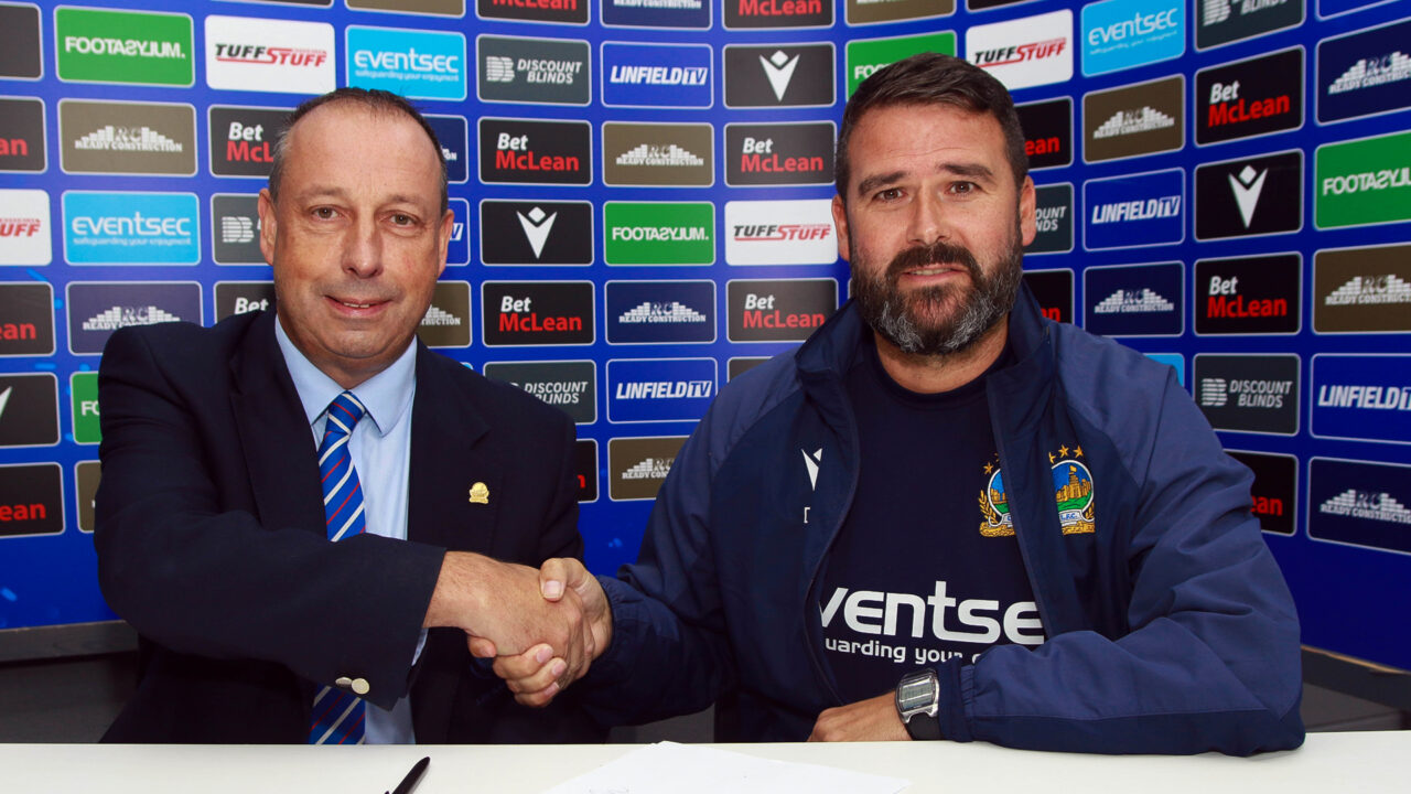 David Healy Signs New Three Year Contract