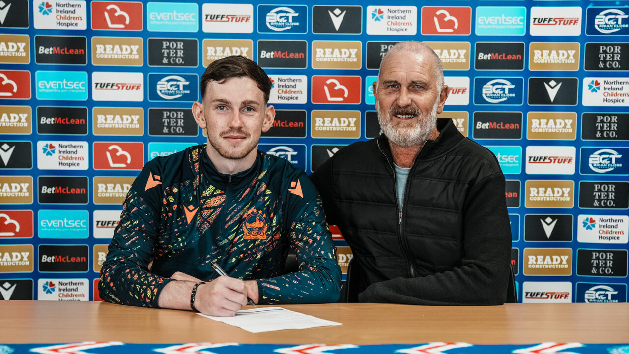 Linfield Sign Scottish Goalkeeper Aidan Glavin